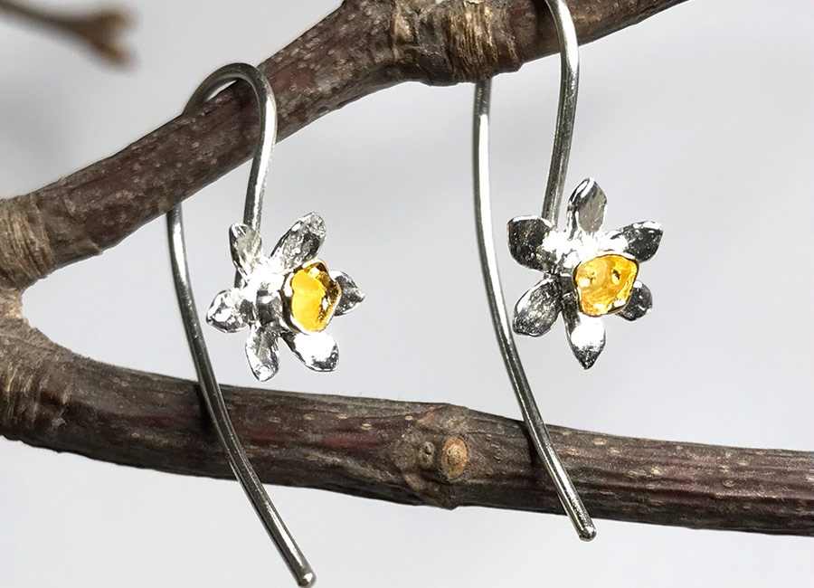 Silver Daffodil Drops